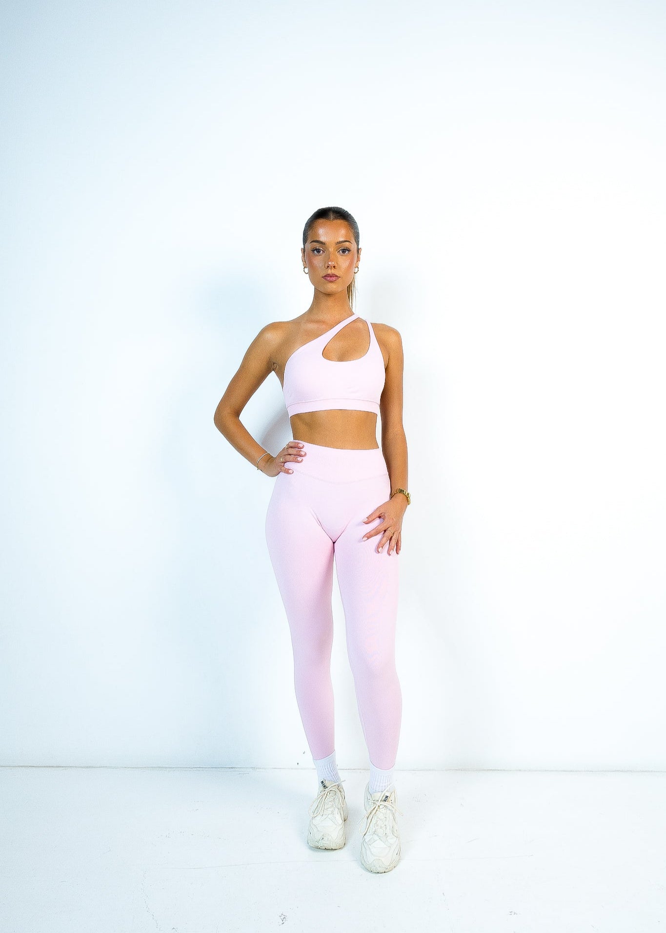 THE INTEGER. ACTIVE LEGGINGS